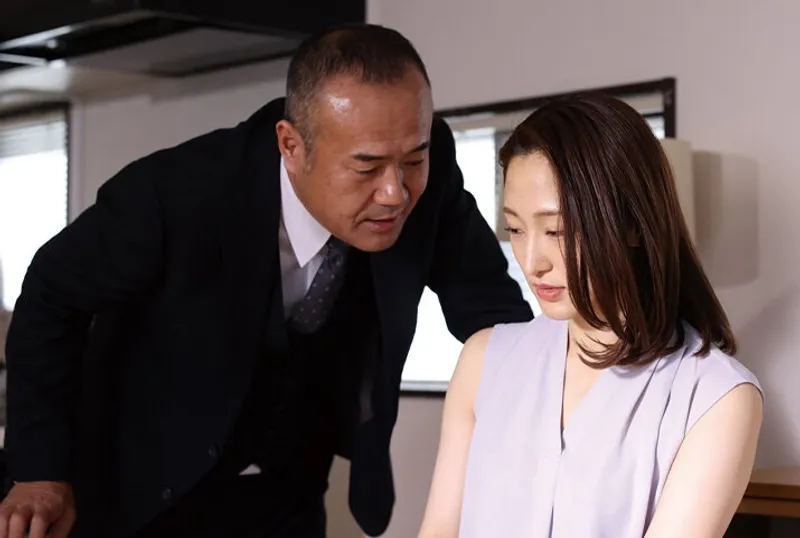 Gã chồng dính bẫy của cấp trên mất người vợ lúc nào không hề hay biết